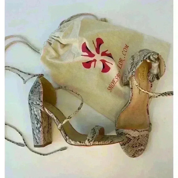 Hich Heels Sandals lace up / Size US 6.5/ print - Picture 7 of 7